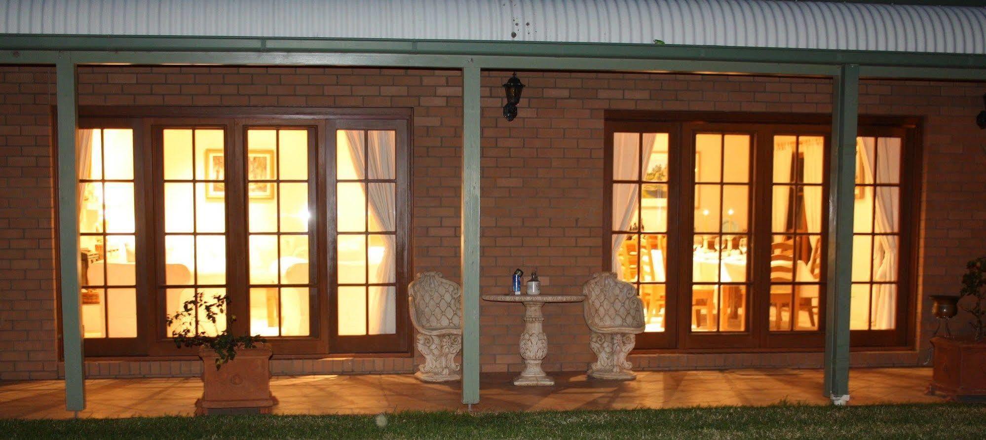 Strathearn Park Lodge Scone Esterno foto